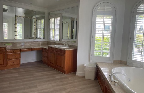 Los Angeles House | 6 beds and 6 baths home at Tarzana LA