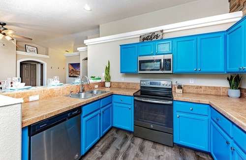 Lake Havasu City House | 6 BR | Pool | Playground | Sleeps 20 | Avalon Havasu