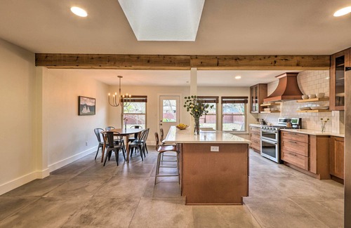 Austin House | 6 Mi to Dtwn Austin: Home w/Screened Porch & Yard