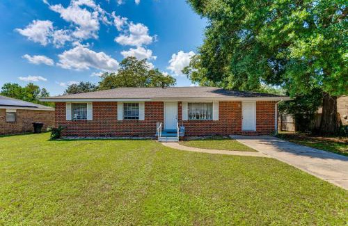 Northeast Pensacola House | 6 Mi to Dtwn Pensacola Family-Friendly Gem!