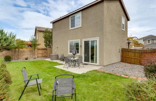 Northwest Reno House | 6 Mi to Dtwn Reno Mtn-View Retreat with Fireplace!