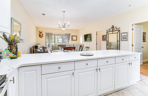Socastee Condo | 6 Mi to Myrtle Beach Hot Spots: Cozy Condo!