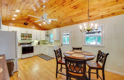 Clarkesville Cabin | 6 Miles to Helen: Cabin w/Hot Tub & Views!