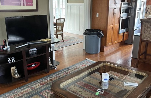 East Palo Alto House | 6 Minutes from SF Bay, Near Meta, Stanford and Google ~ 3-Bedroom Vacation Home