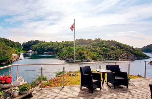 Bomlo House | 6 person holiday home in Urangsvåg