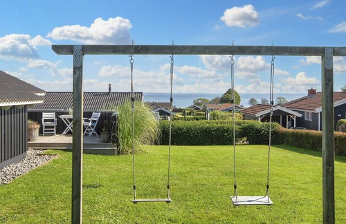 Grønninghoved Strand House | 6 person holiday home in Sjølund-By Traum