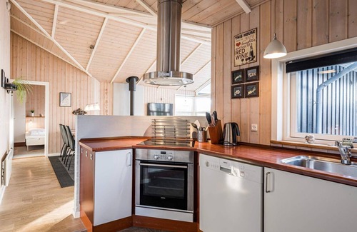 Skaven Strand House | 6 person holiday home in Tarm