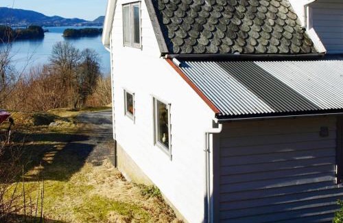 Lonevag House | 6 person holiday home in LONEVÅG-By Traum