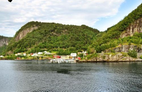 Leirvik House | 6 person holiday home in Leirvik i Sogn-By Traum