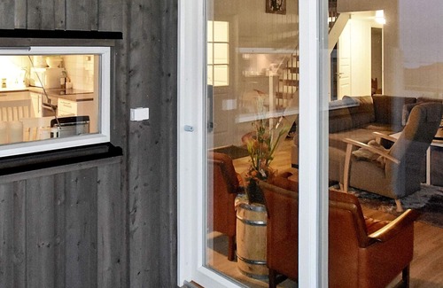 Gjengstoa House | 6 person holiday home in Lyngstad