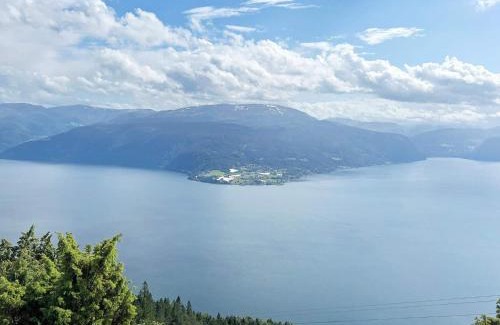 Leikanger House | 6 person holiday home in Leikanger