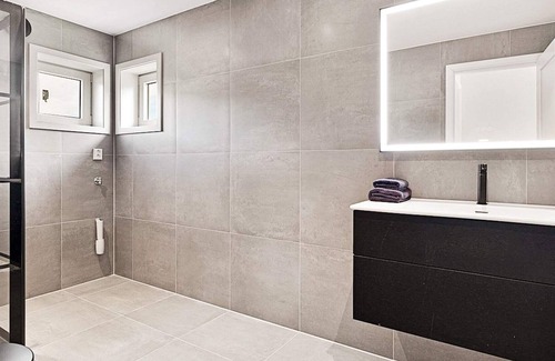 Gulen House | 6 person holiday home in Ånneland