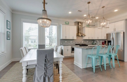 Dune Allen Beach House | 6-Seater Golf Cart & 4 Bikes! Walk to the Pool & Beach! - Happily Ours in Sereni