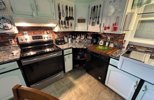 Monroe House | 60% Off! this week only!10-28-25 to 11-2-25, minimum 2 night stay.