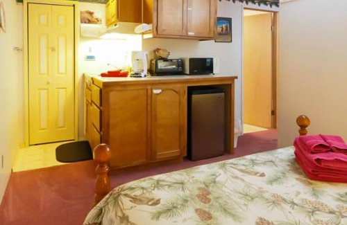 Joseph House | 60073 Wallowa Lake Hwy (lower unit)