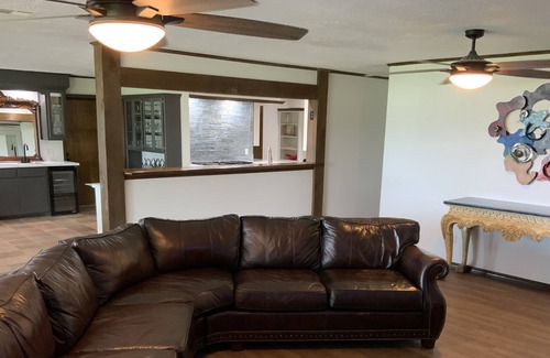 Eufaula House | 601 At The Cove located near marina, boat ramp, beach, water park & dining
