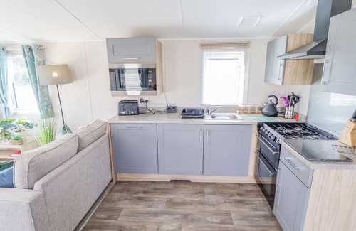 Mablethorpe Cottage | 62 PINEWOOD, pet friendly, with a garden in Mablethorpe