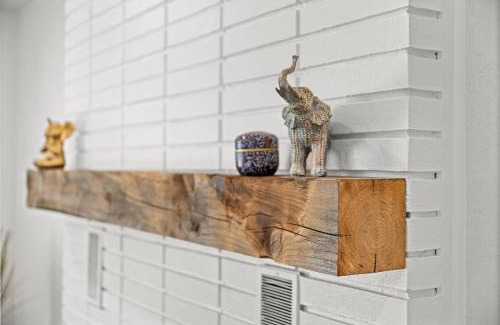 Littleton House | 6224 S Datura St