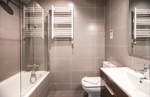 El Camp de l'Arpa del Clot Apartment | 64IND1131 - Apartment with balcony