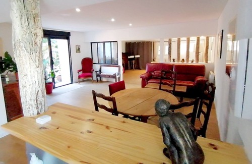 Saint-Hilarion House | 65M² ground floor LOFT on 3.5 HA private park with river and forest