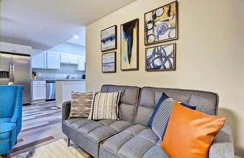 Near Northside House | 6BR Getaway | Near Lucas Oil & Downtown Indy