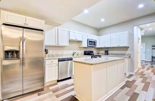 Near Northside House | 6BR Getaway | Near Lucas Oil & Downtown Indy