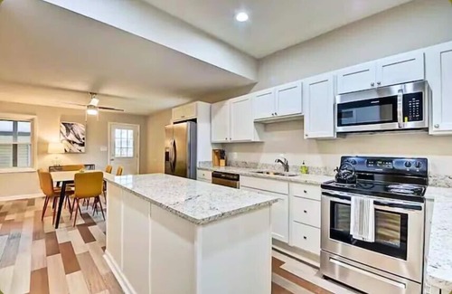 Near Northside House | 6BR Getaway | Near Lucas Oil & Downtown Indy