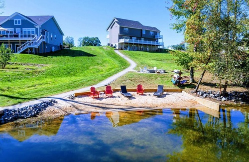 Mineral House | 6BR Lakefront at Lake Anna, Boat Dock, Fire Pit