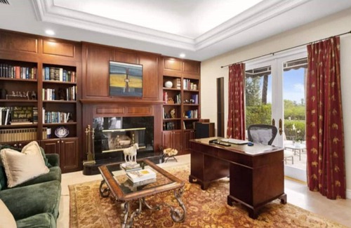 Northeast Miami House | 6BR Waterfront Mansion Oasis 5min from Miami Beach