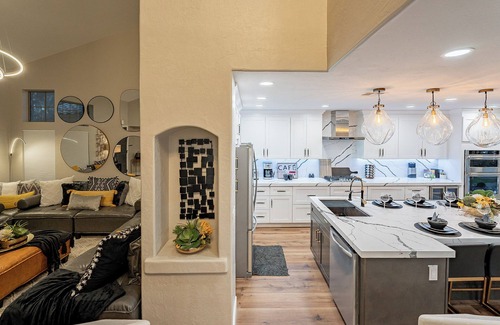 Glendale House | 6BR Wonder w/Heated Pool/Hot Tub/Game Room