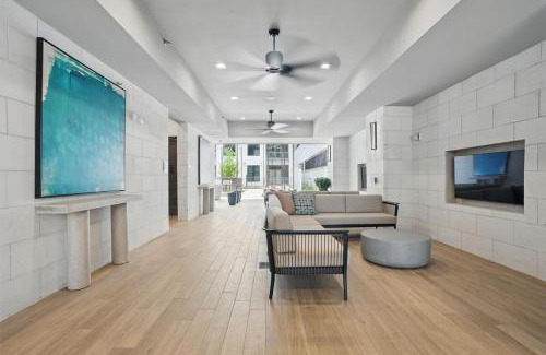 North Burnet Apartment | 6min to Domain,12min DT Studio with Pool and Free Parking