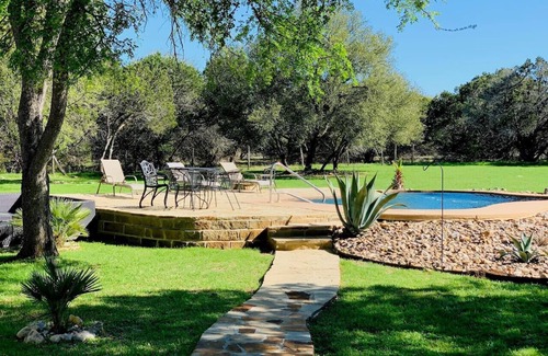 Bergheim House | 7-Acre Hill Country Haven w/POOL-Guadalupe River