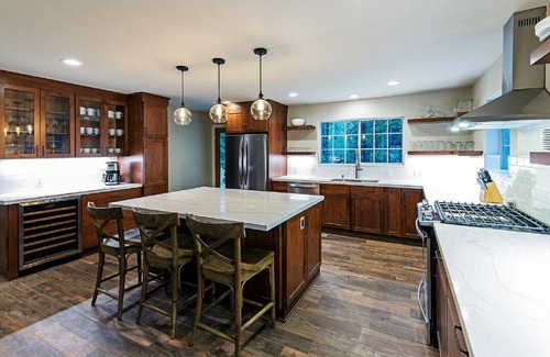 Pioneer Trail House | 7 bedroom Secluded Luxury Home.