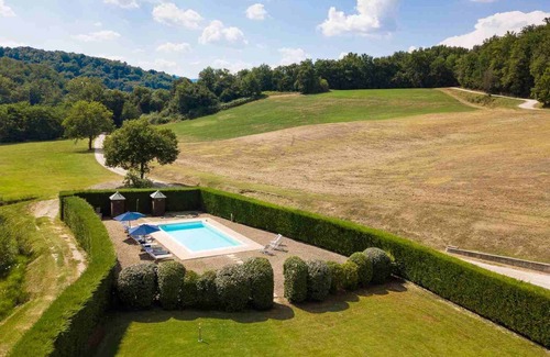 Bivio Pozzo Villa | 7 bedroom villa rental in the Chianti hills of Tuscany, pool, views