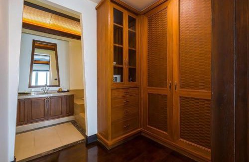 Hua Hin Villa | 7 Bedrooms Mansion on The Golf Course! JB2