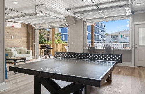 Crescent Beach House | 7 Bedrooms