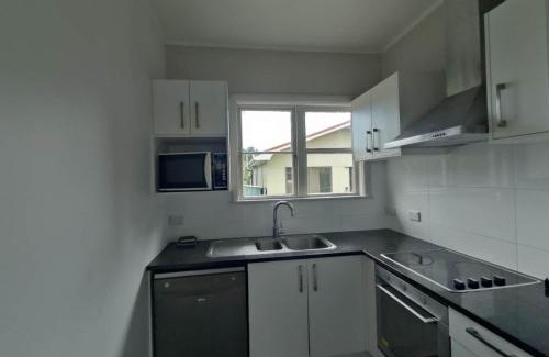 Mount Albert House | 7 Beds including 4 Double Beds, 1 Single Bed, 2 Double Sofa Beds Serviced House A