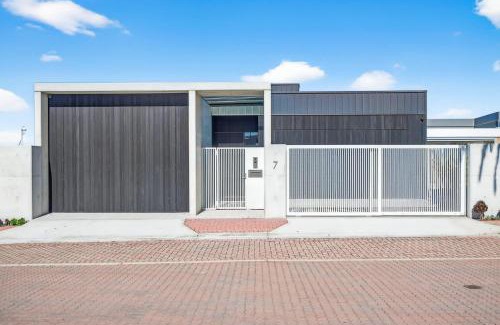 Port Elliot House | 7 Boomer Drive Port Elliot - Linen Included