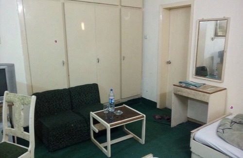 Peshawar Hotel | 7 Cs Guest House