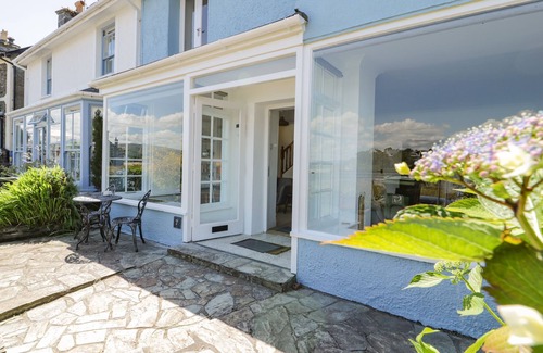 Borth-y-Gest Cottage | 7 IVY TERRACE, family friendly, with a garden in Borth-Y-Gest