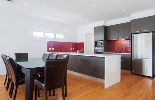Corlette House | 7 Judith Street - Stunning duplex with ducted air