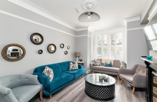 Bootham House | 7 Longfield Terrace Gorgeous Central 5 Bed House in York with Parking I Pass The Keys