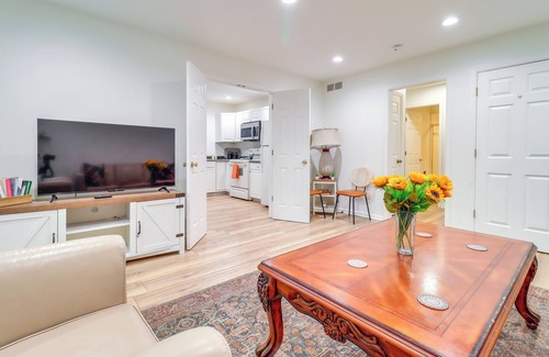 Bedford Apartment | 7 Mi to Downtown: Toledo Apt Near Franklin Park