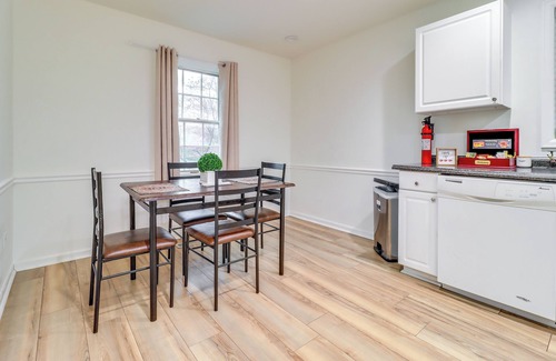 Bedford Apartment | 7 Mi to Downtown: Toledo Apt Near Franklin Park