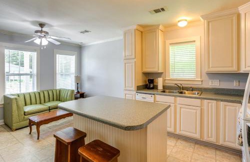 Oxford House | 7 Mi to Ole Miss Quiet Rural Retreat with Yard!