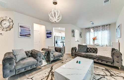 Paw Creek House | 7 Mi to Uptown - Pet-Friendly 2-Story Townhome!
