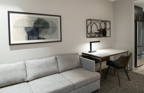 Quincy Apartment | 7 Miles from Downtown | 24H Business Center