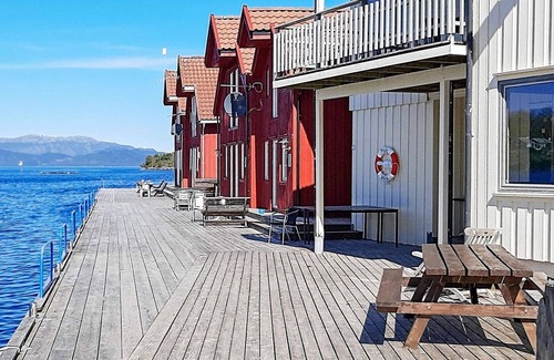 Sjernarøy Apartment | 7 person holiday home in Sjernarøy