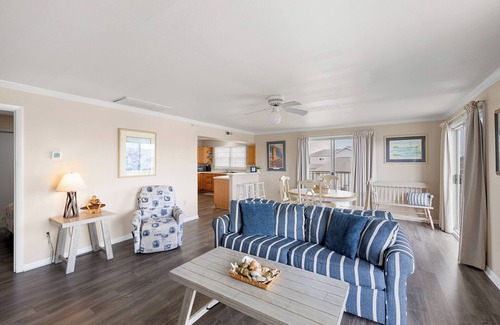 Dewey Beach Condo | 70 STEPS TILL TOES IN THE SAND No cableTV thru Oct. Lowest rates of the year!