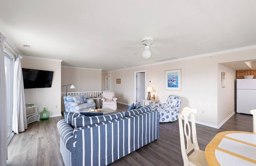 Dewey Beach Condo | 70 STEPS TILL TOES IN THE SAND No cableTV thru Oct. Lowest rates of the year!